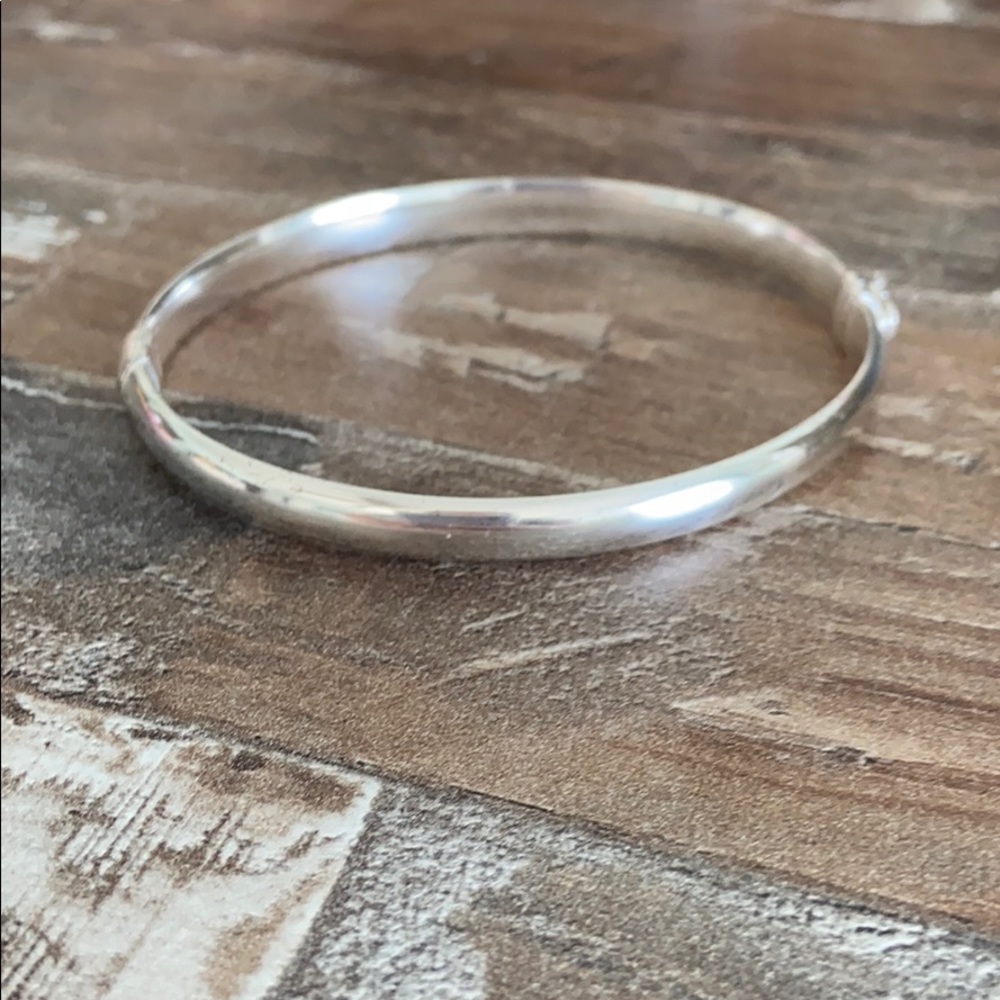 Classic Silver Tone Women's Bangle Bracelet